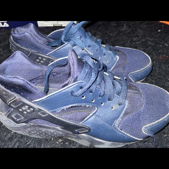 Huaraches - Picture 1 of 3